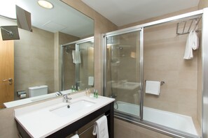 Single Room, Courtyard View | Bathroom