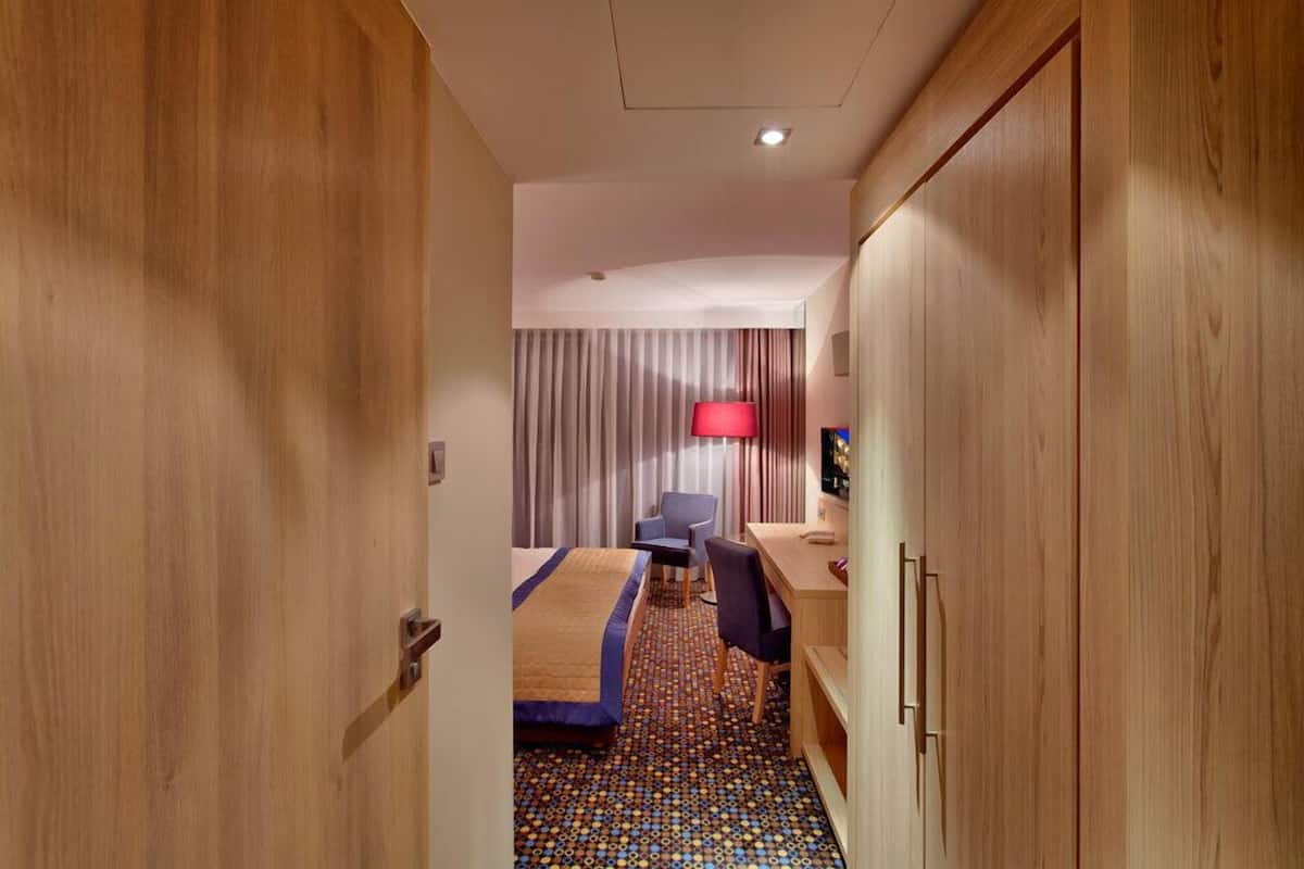 Superior Double Room | Premium bedding, minibar, in-room safe, desk