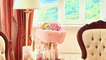 Superior tweepersoonskamer | Luxe beddengoed, een kluis op de kamer, gratis wifi, beddengoed