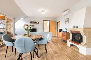 Loftsleilighet | Sengetøy av topp kvalitet, safe på rommet, wi-fi (inkludert) og sengetøy