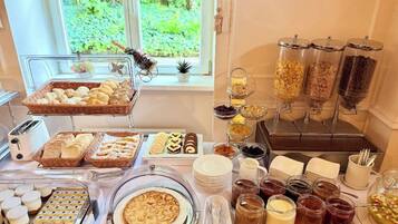 Tägliches inbegriffenes Frühstücksbuffet