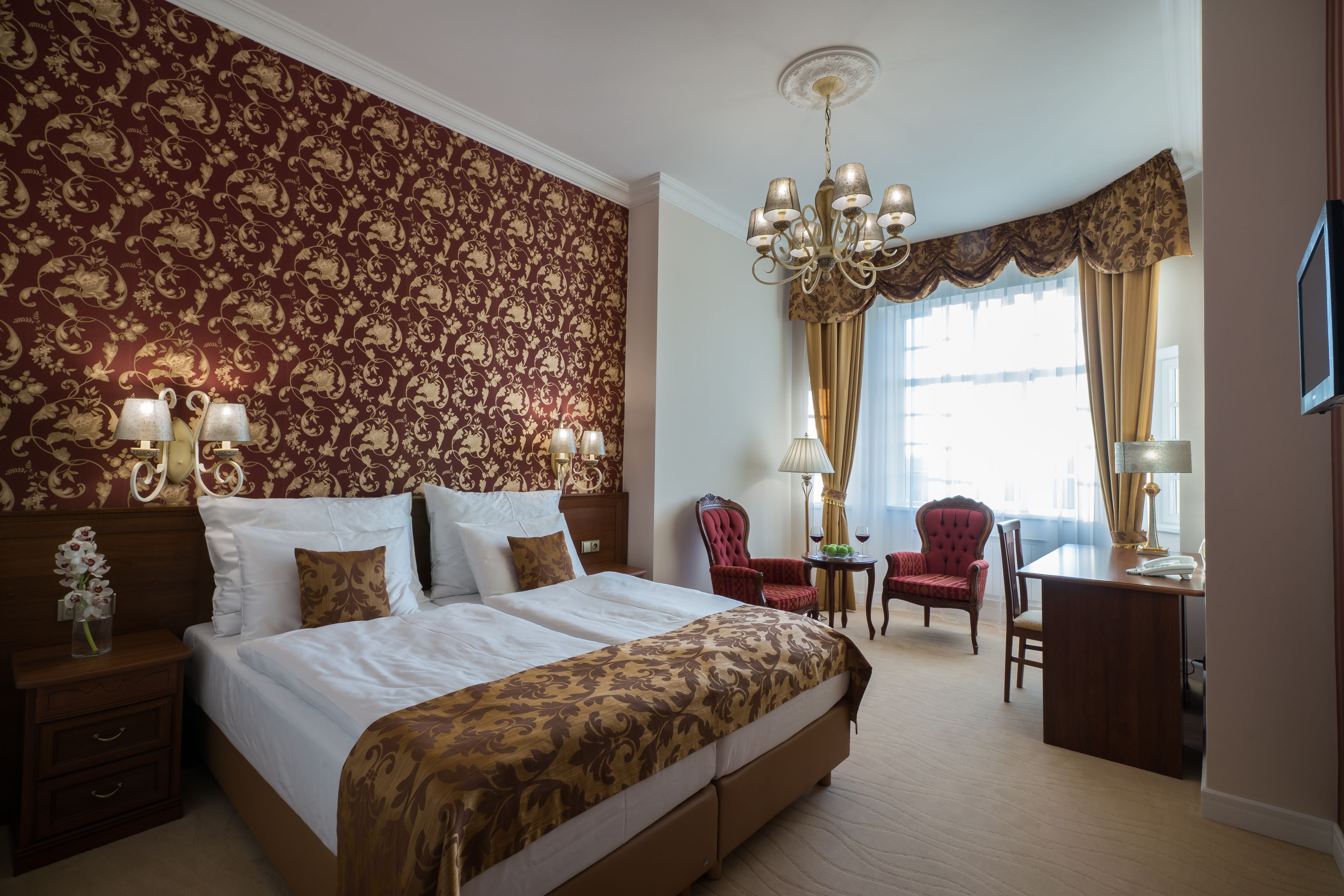 premium bedding, in-room safe, individually decorated