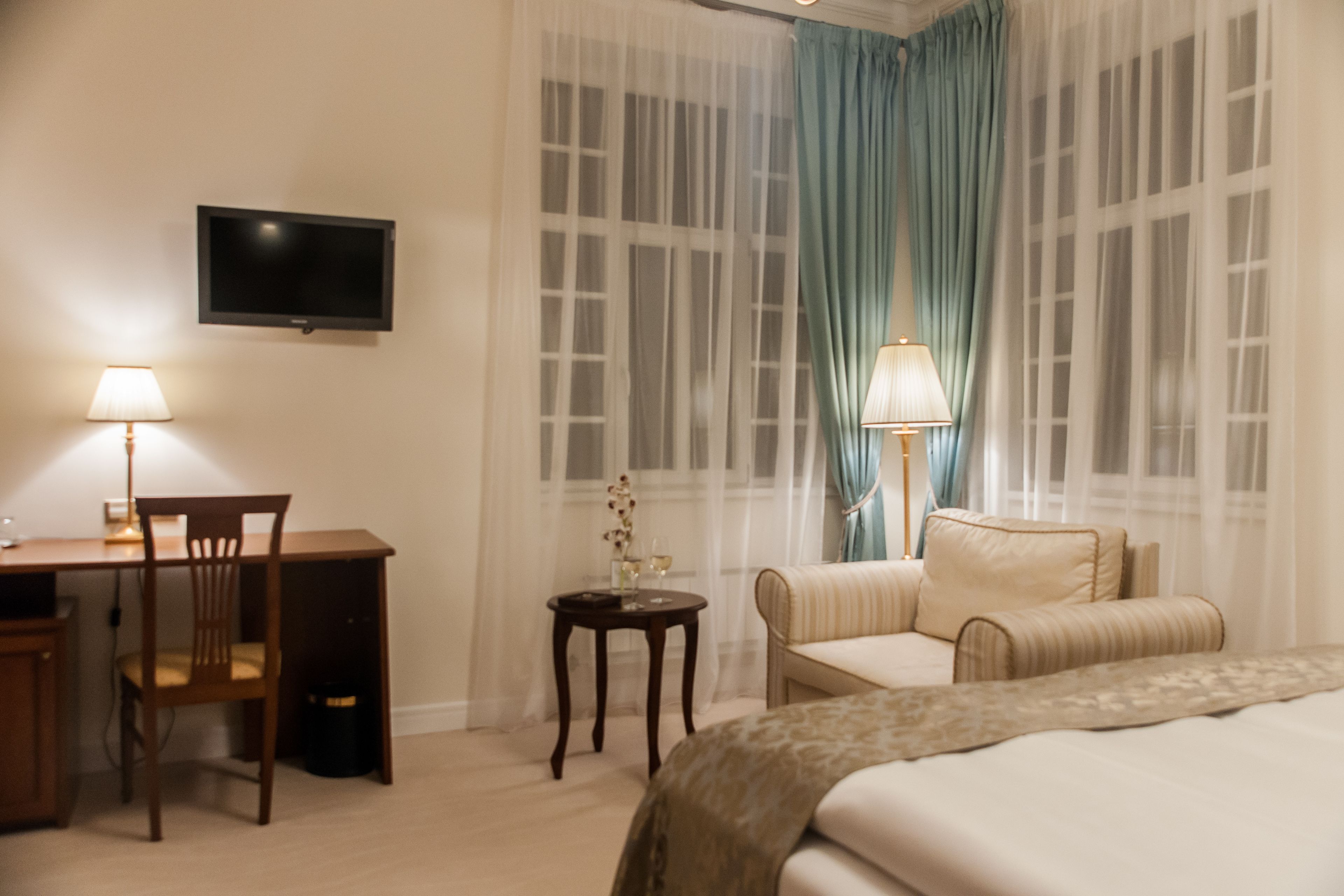 standard double room, 1 queen bed, park view | premium bedding, in-room safe, individually decorated