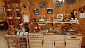 Frokostbuffé hver dag (mot et tillegg)