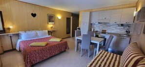 Studio (3 people) | In-room safe, iron/ironing board, free WiFi, wheelchair access - Residence Bellevue (Antey-Saint-Andre)
