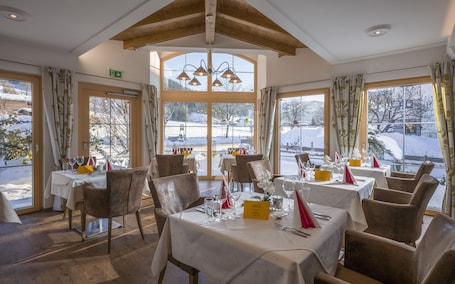 Se sirven desayunos y cocina internacional