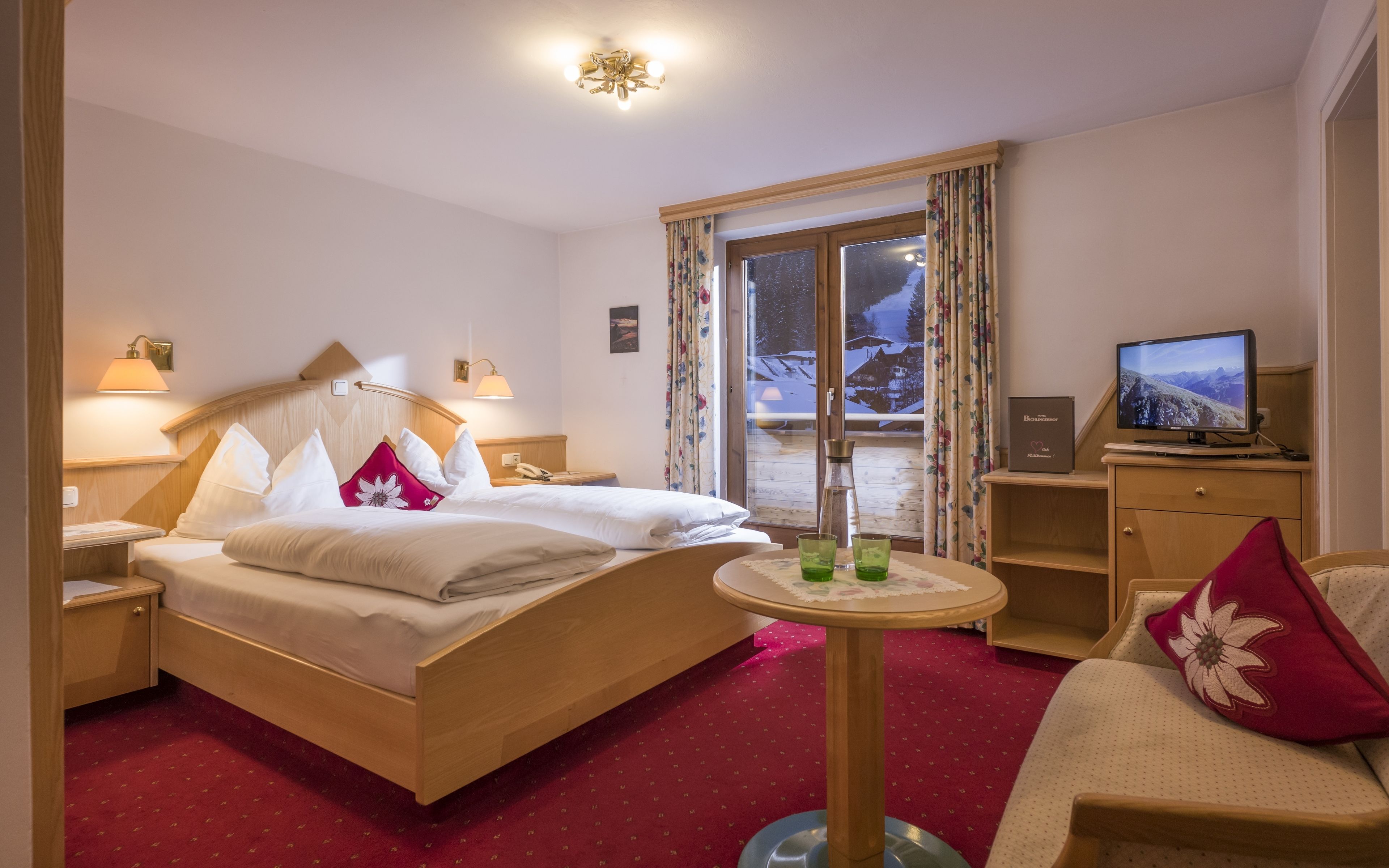 standard double room, balcony | hypo-allergenic bedding, in-room safe, desk, soundproofing