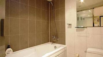 Combined shower/tub, jetted tub, hair dryer, slippers