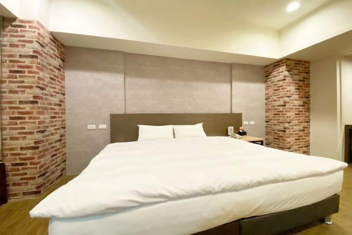 Kuştüyü yorgan, yastık yüzeyli yatak, ücretsiz minibar, odada kasa