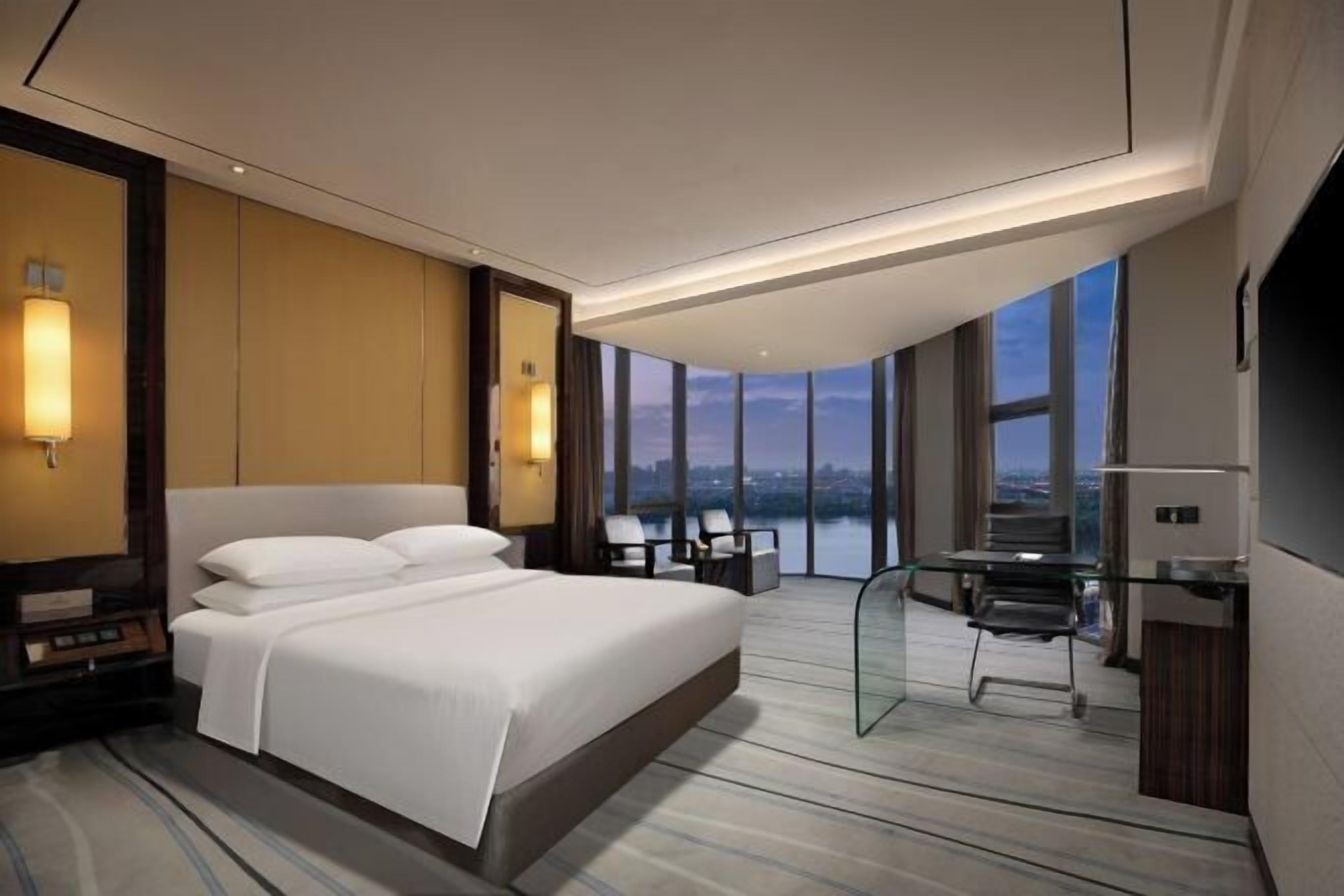 Minibar, in-room safe, iron/ironing board, cots/infant beds