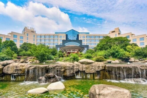 Sunstone Plaza Hotel