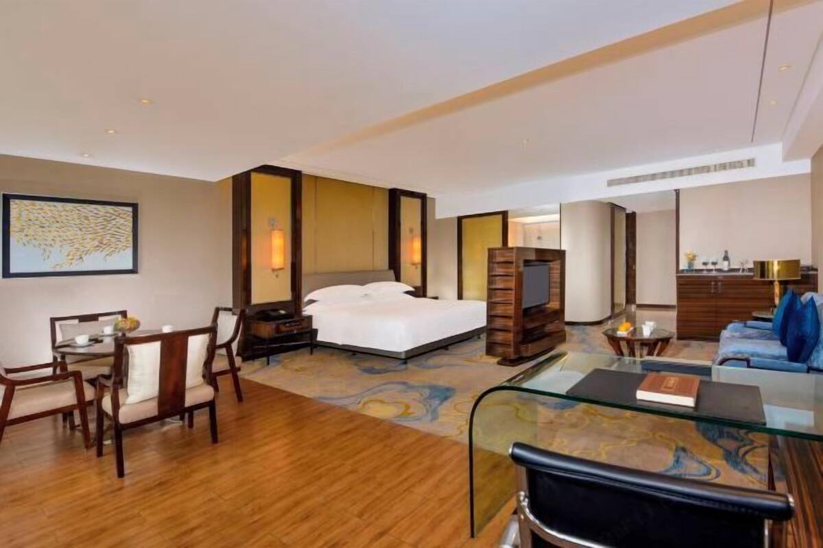 Minibar, in-room safe, iron/ironing board, cribs/infant beds