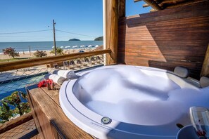 Bañera de hidromasaje privada