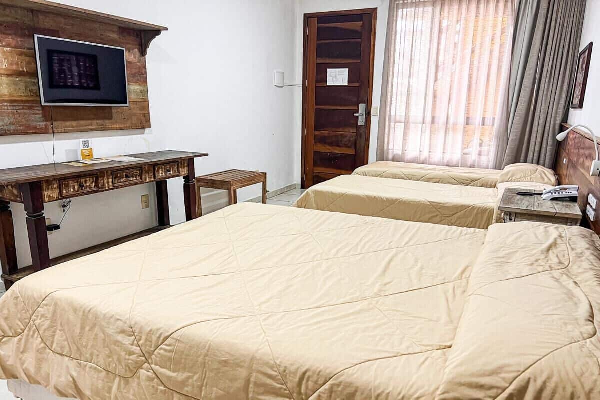 4 kamar tidur, minibar, brankas, dan Wi-Fi gratis