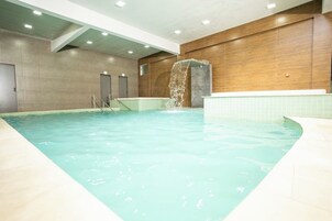 Indoor pool, 2 outdoor pools, pool umbrellas, sun loungers