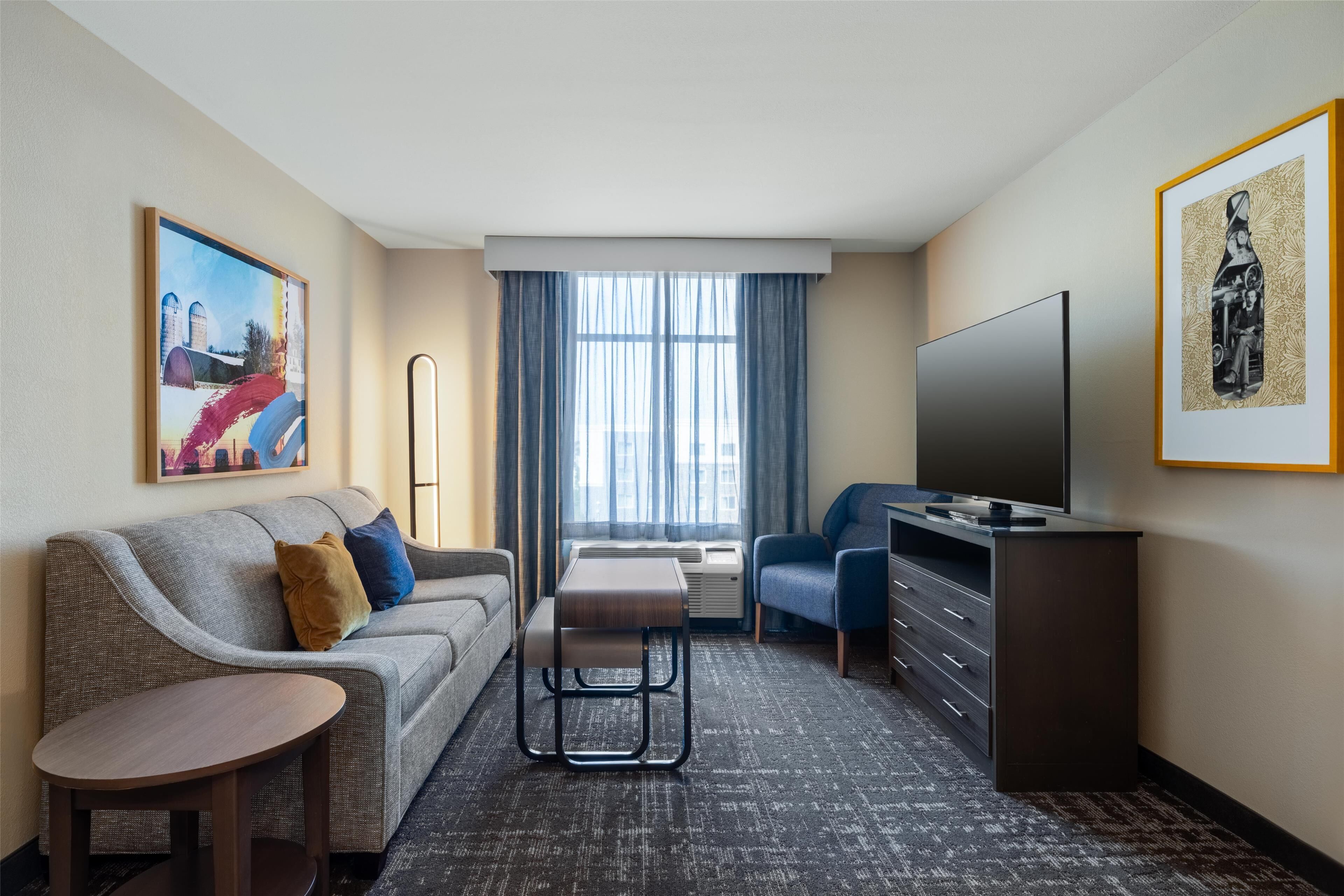 39-inch flat-screen tv with cable channels, tv