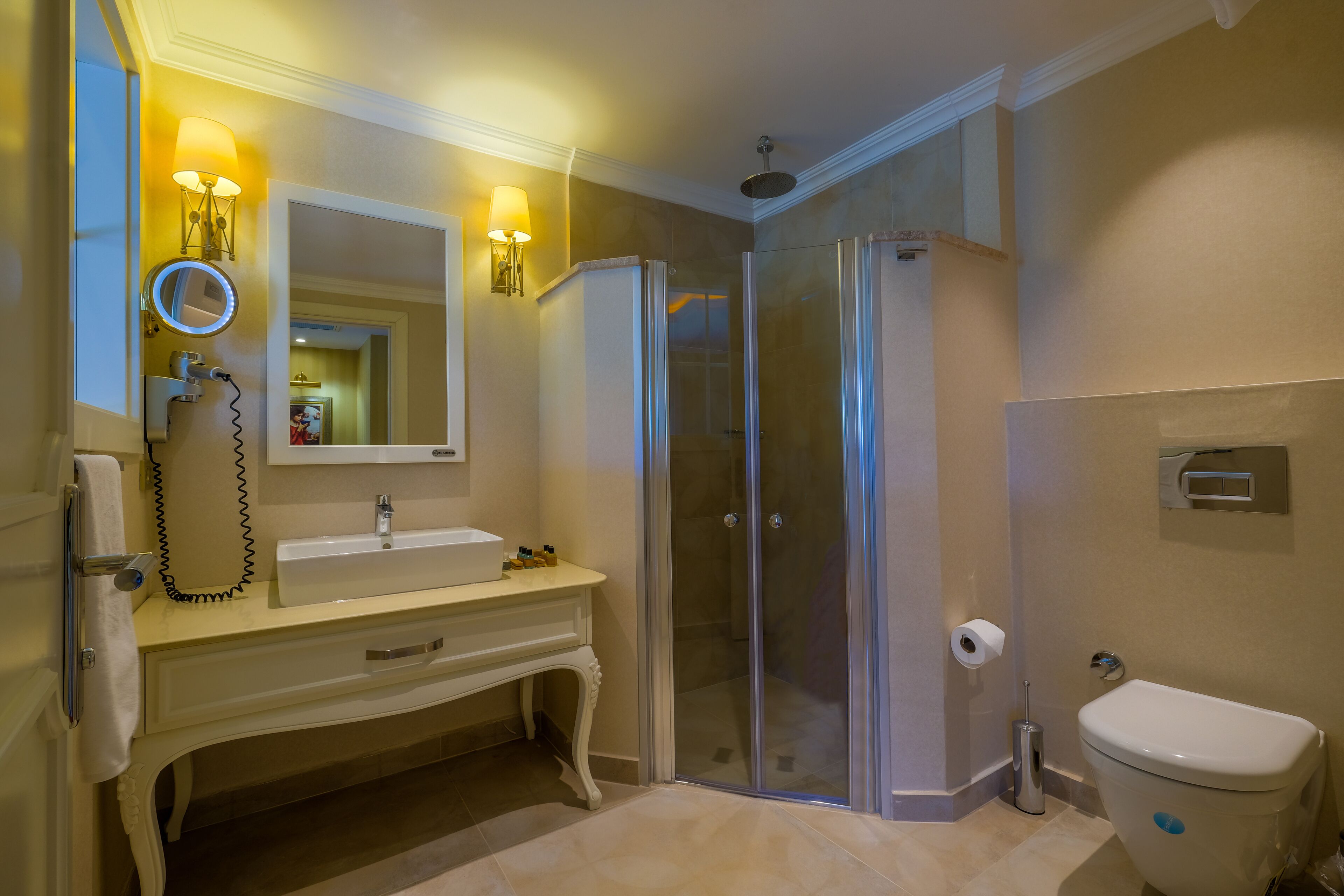 shower, rainfall showerhead, free toiletries, hair dryer