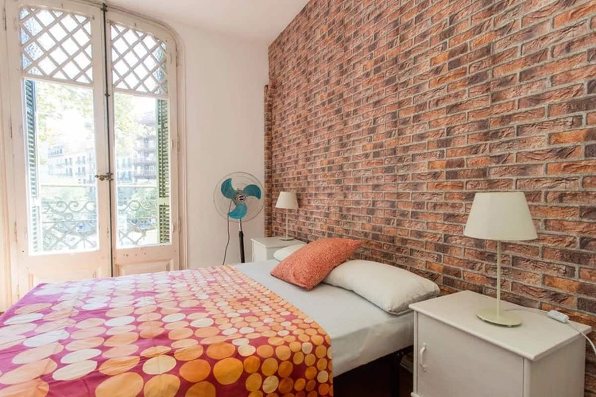 Deluxe Double Room | In-room safe, desk, free WiFi, bed sheets