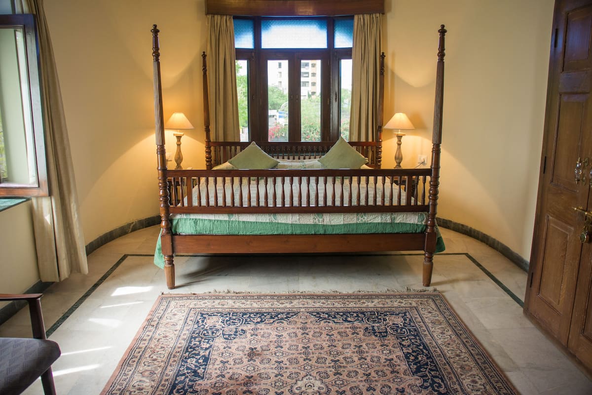 deluxe room (with ac) | minibar, in-room safe, desk, iron/ironing board