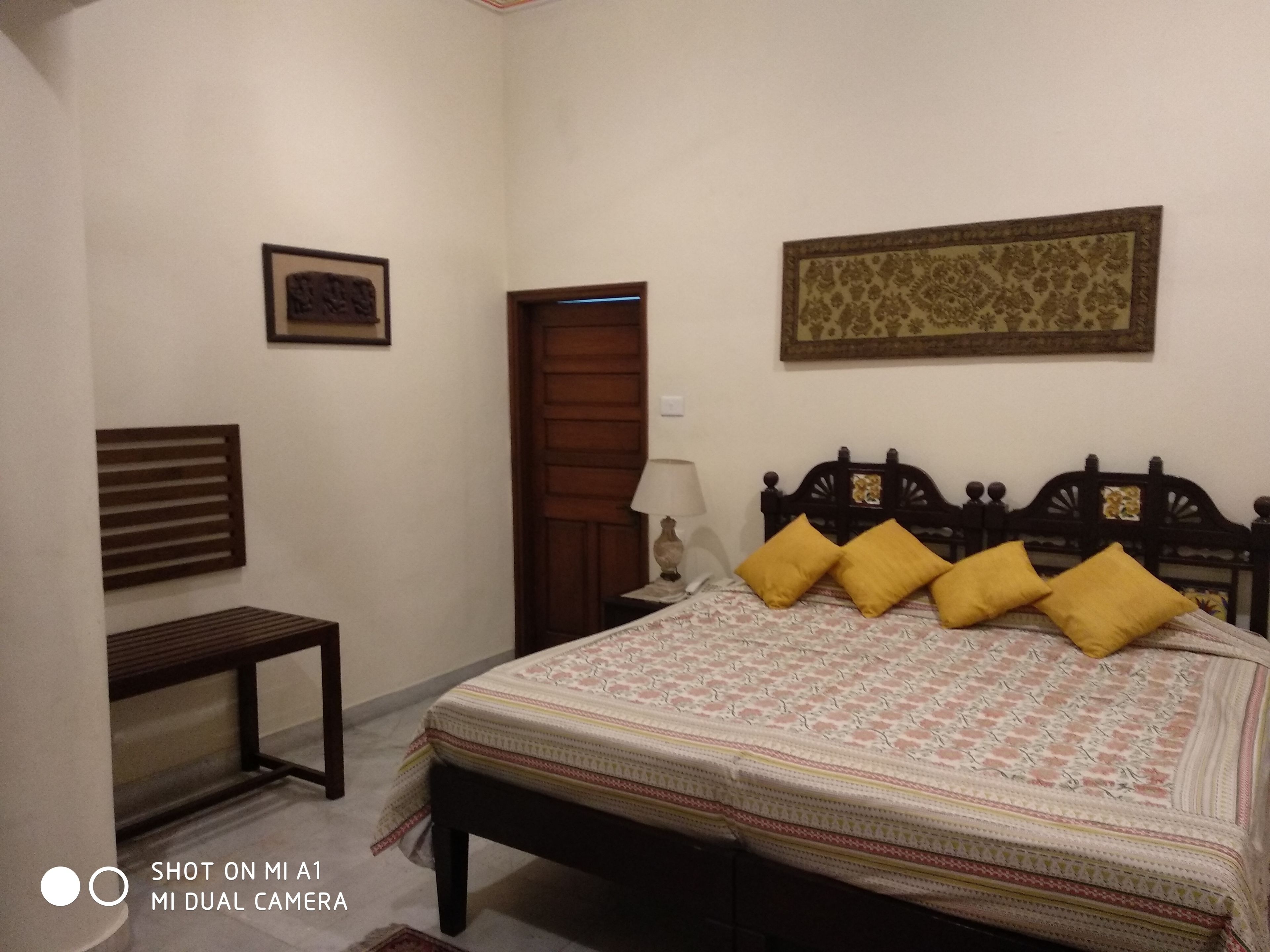 executive suite | minibar, in-room safe, desk, iron/ironing board