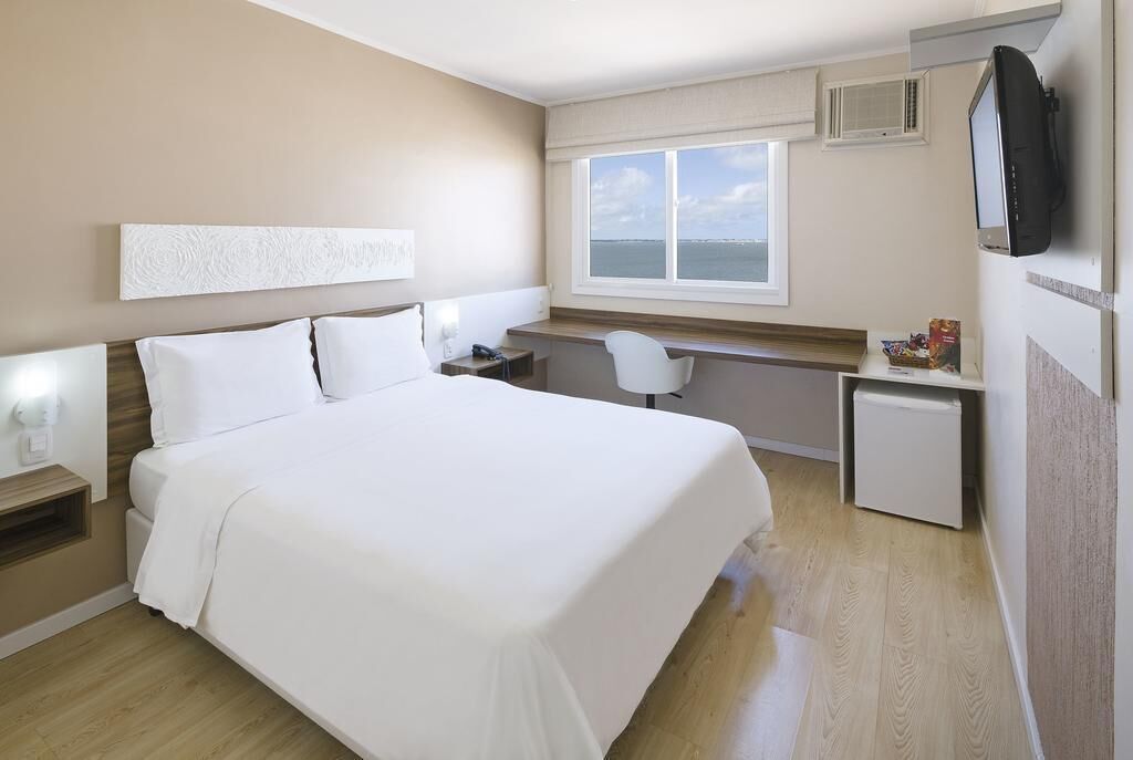 Minibar, in-room safe, free WiFi, bed sheets