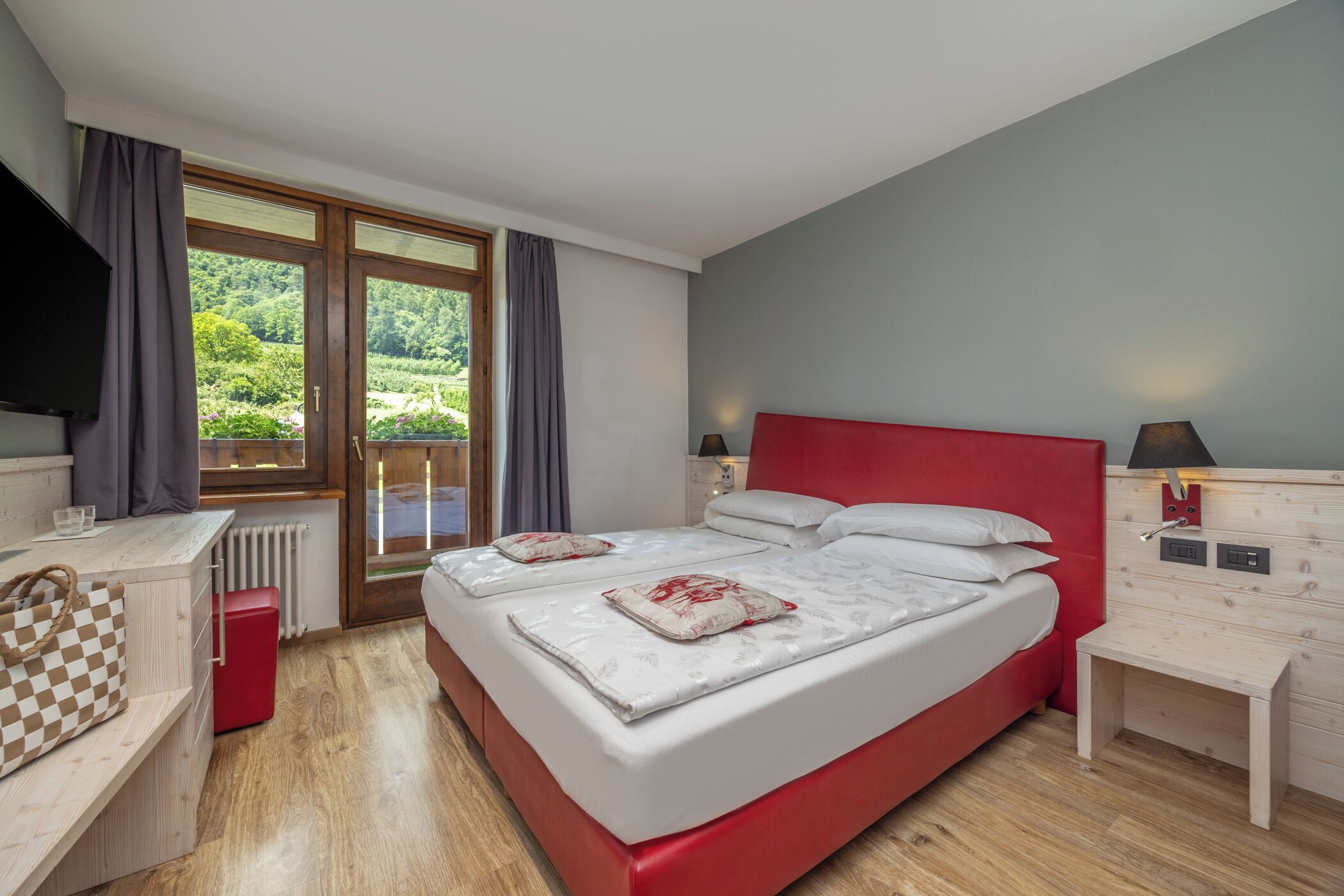 Coffres-forts dans les chambres, bureau, chambres insonorisées