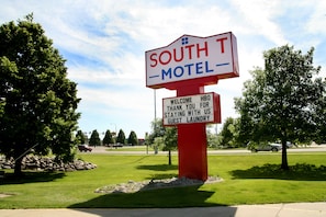 Exterior - South T Motel (Spencer)