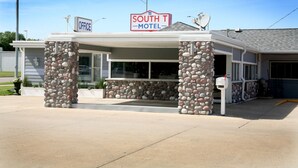 Unclassified image, 2 of 71, button - South T Motel (Spencer)