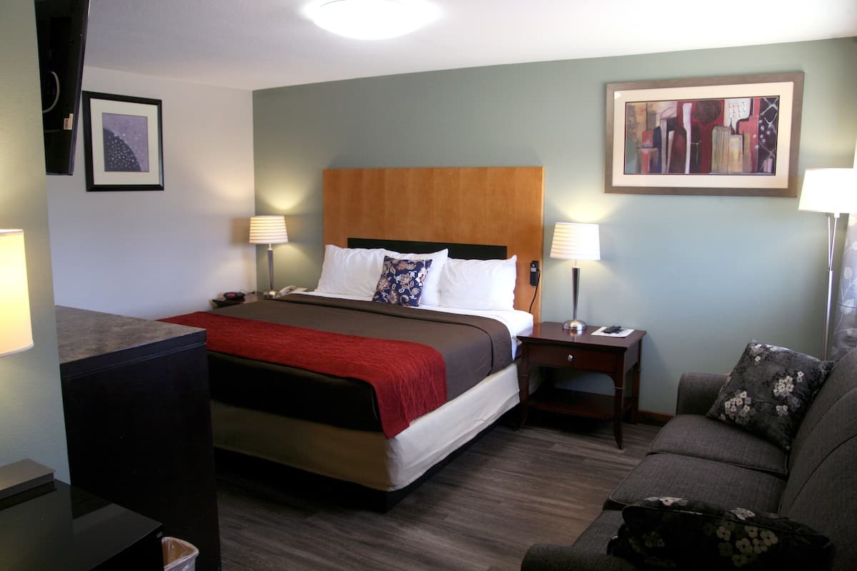 Desk, iron/ironing board, free WiFi, bed sheets