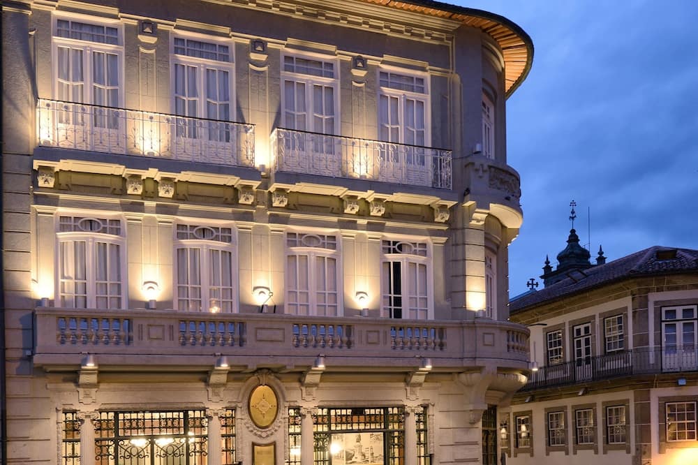 EMAJ Guimarães Boutique Hotel