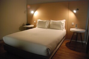 Desk, free cribs/infant beds, rollaway beds, free WiFi