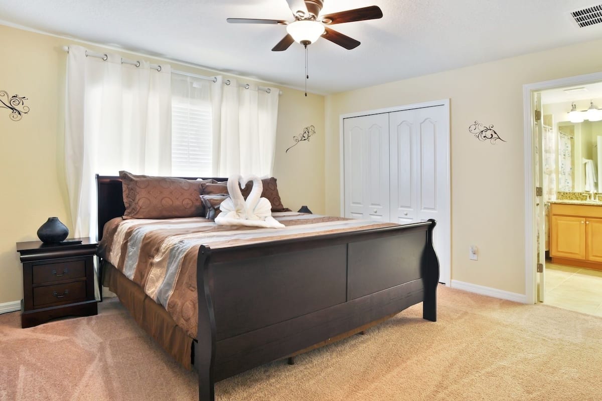 4 Bedroom Townhouse