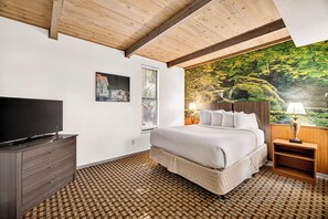 Standard Chalet, 1 Queen Bed, Non Smoking | Iron/ironing board, rollaway beds, free WiFi, bed sheets