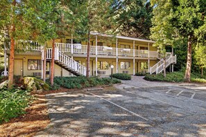 Exterior - Northern Queen Inn (Nevada City)