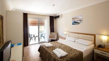 Minibar, in-room safe, desk, bed sheets