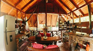 Familie bungalow | Een minibar, gratis wifi, beddengoed