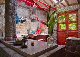  Avocado Gardens  Villa (2 Bedrooms) | Cocina privada | Frigorífico, máquina de café espresso y cafetera o tetera