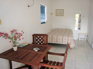 Studio | Coffres-forts dans les chambres, bureau