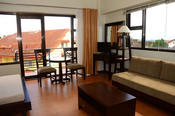 Studio | Living area