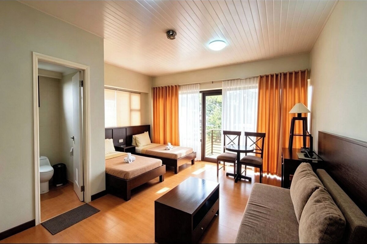  GV STUDIO TWIN SHARING ROOM | In-room safe, desk, iron/ironing board (on request), WiFi (free)