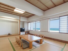 Desk, blackout drapes, iron/ironing board, free WiFi