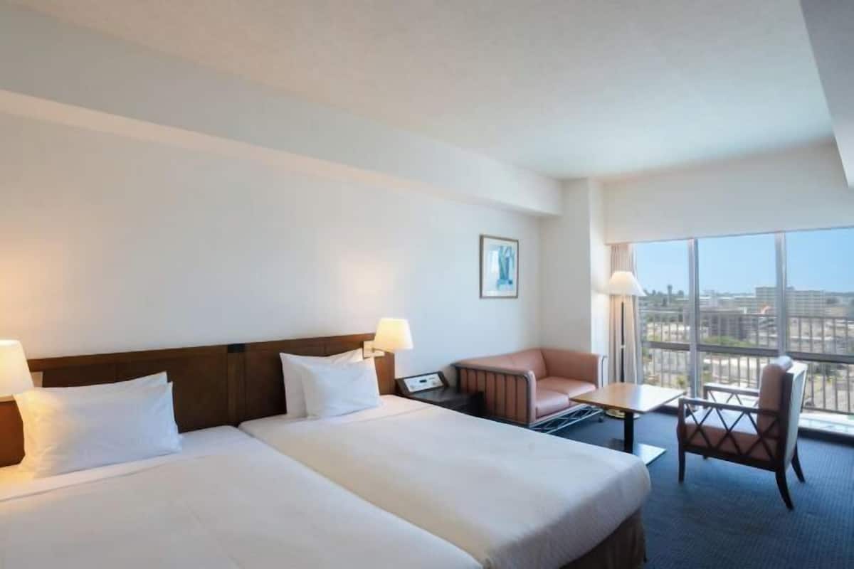 Desk, blackout drapes, iron/ironing board, free WiFi