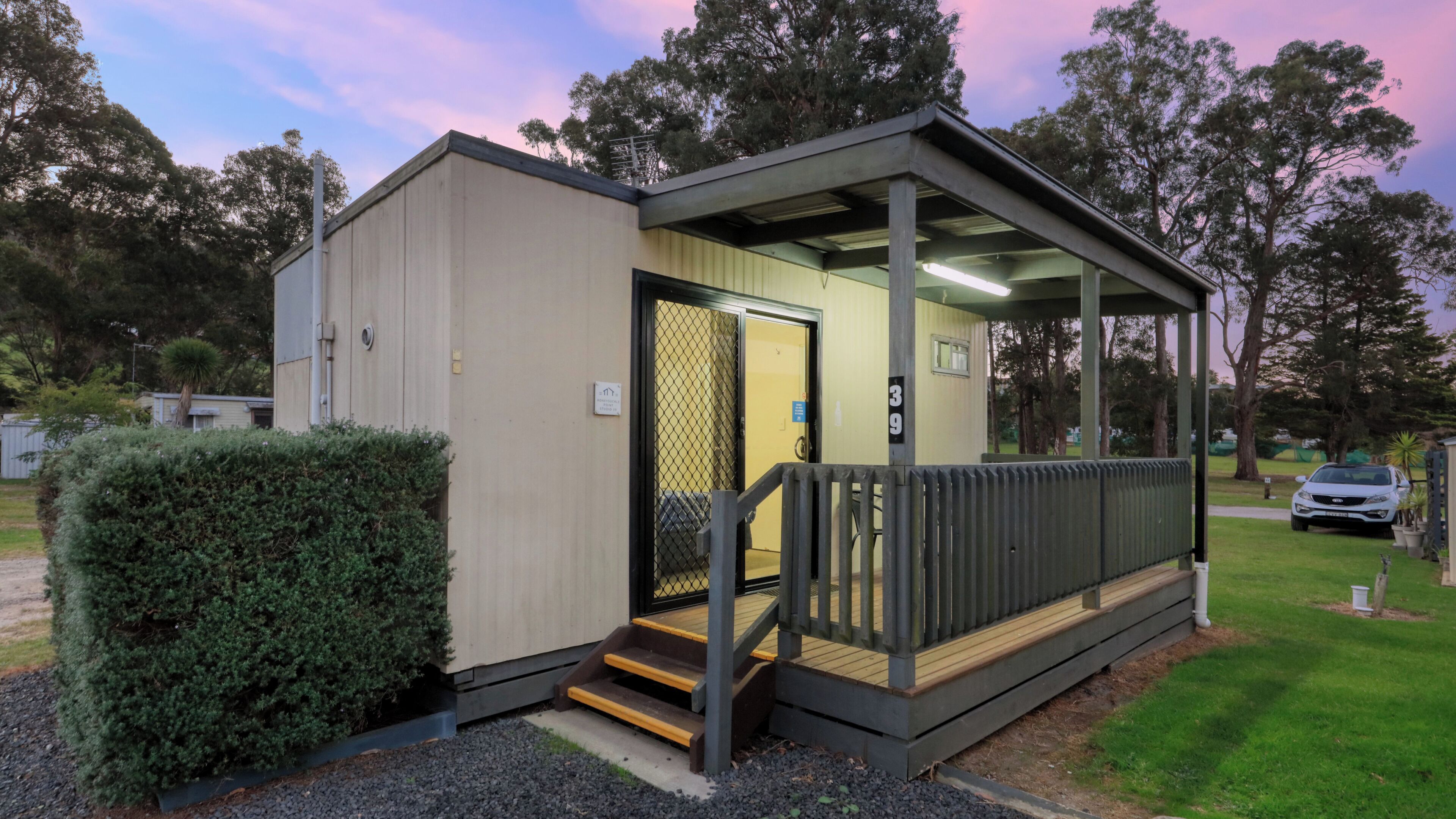Honeysuckle Point Studio - 2 Berth - No Pets Allowed budget cabin | Terrace/patio