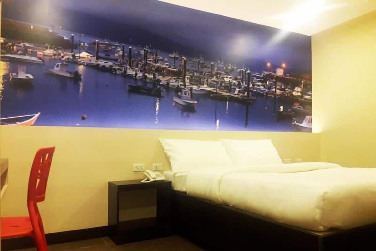 Desk, WiFi (free), bed sheets