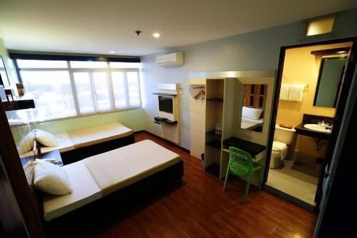 Desk, WiFi (free), bed sheets