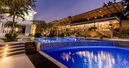 Luxotic Private Villa and Resort