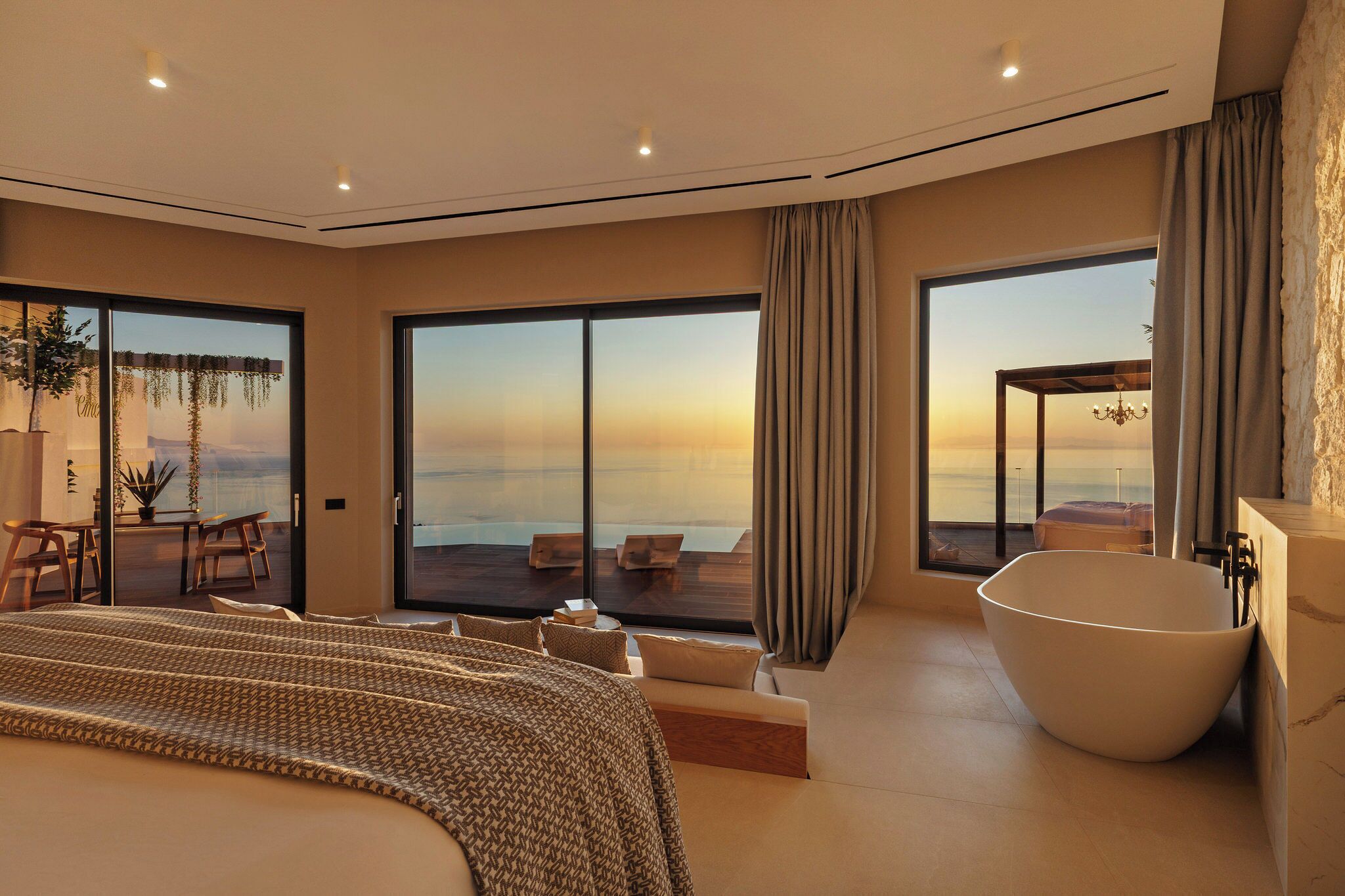 Emerald Honeymoon Deluxe Suite | Egyptian cotton sheets, premium bedding, down comforters, in-room safe