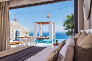 Egyptian cotton sheets, premium bedding, down duvets, in-room safe - Emerald Villas & Suites (Zakynthos)