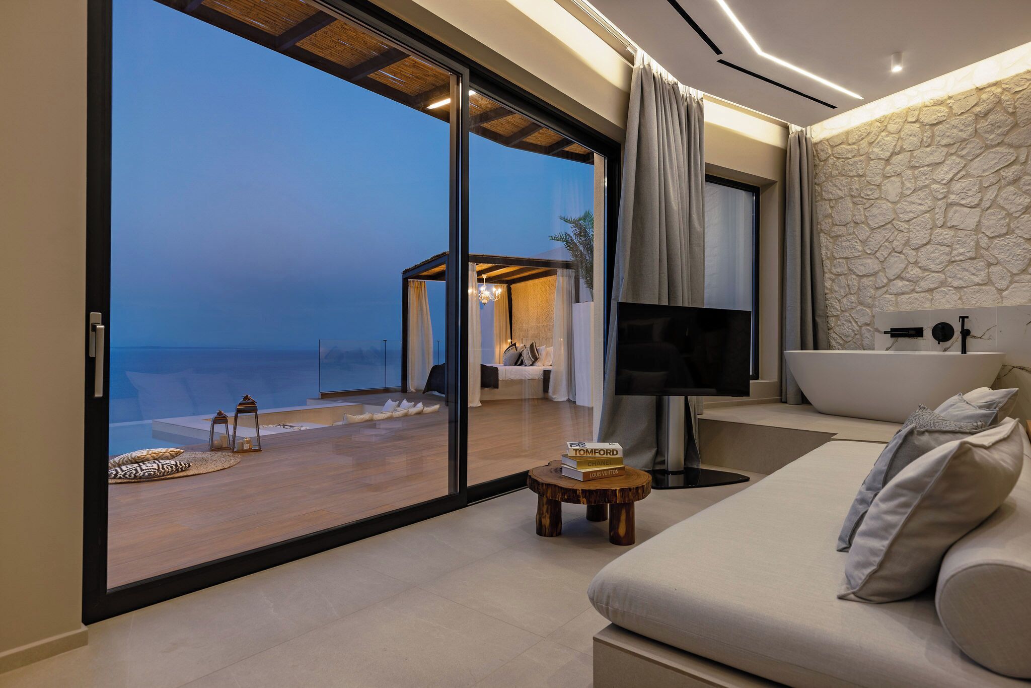 Emerald Honeymoon Deluxe Suite | Egyptian cotton sheets, premium bedding, down comforters, in-room safe