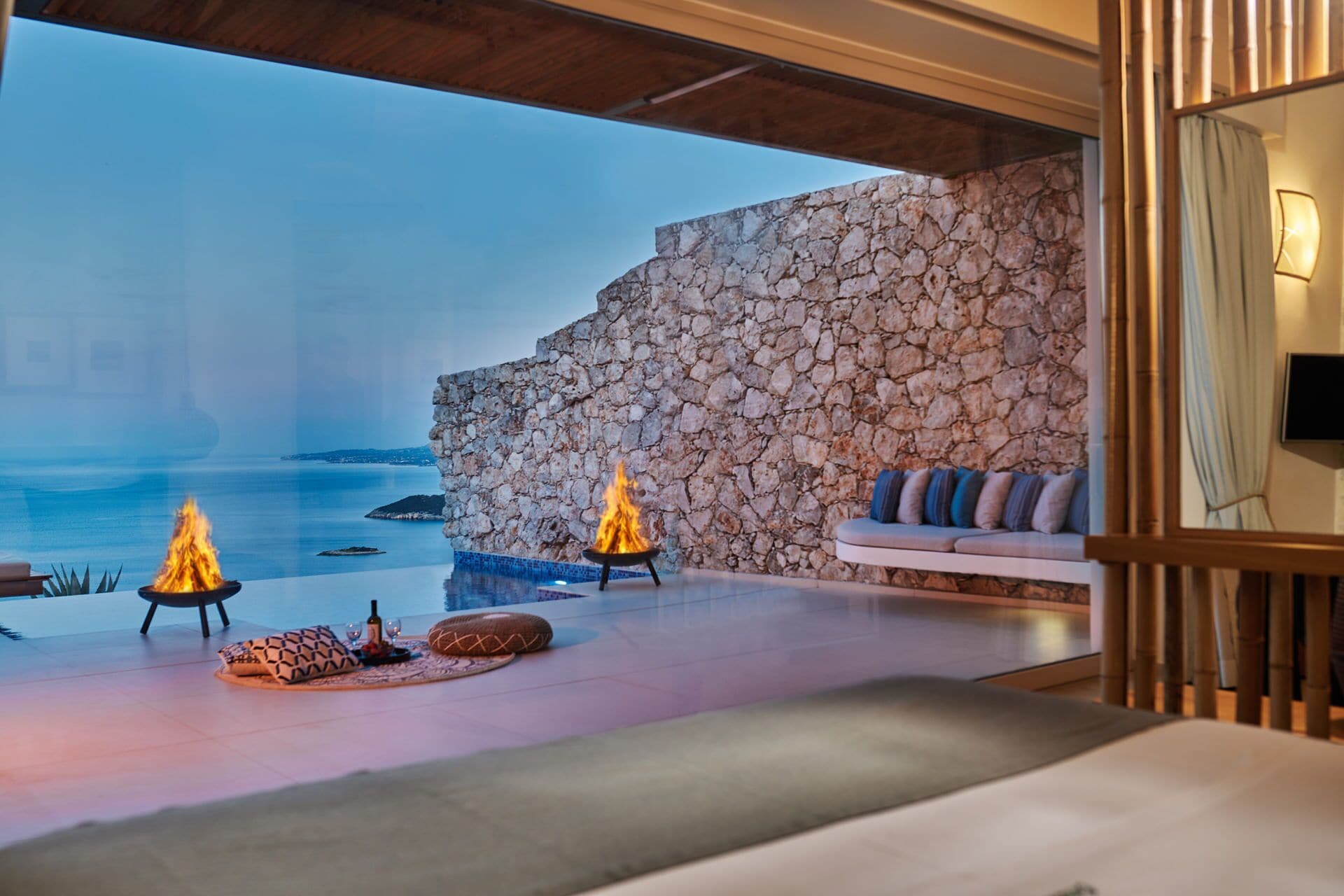 Panoramic Suite, 1 Bedroom, Private Pool, Sea View (Suite) | Egyptian cotton sheets, premium bedding, down comforters, in-room safe